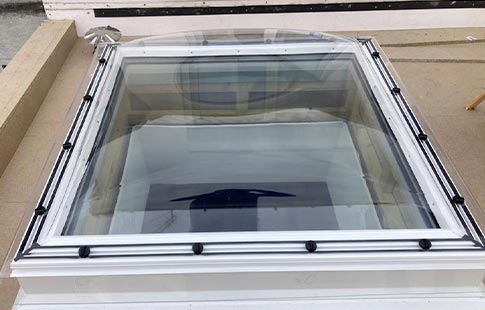 Pose et réparation de velux à Montesson - Établissement Broly dans les Yvelines (78) Pose et réparation de velux à Montesson - Établissement Broly dans les Yvelines (78)